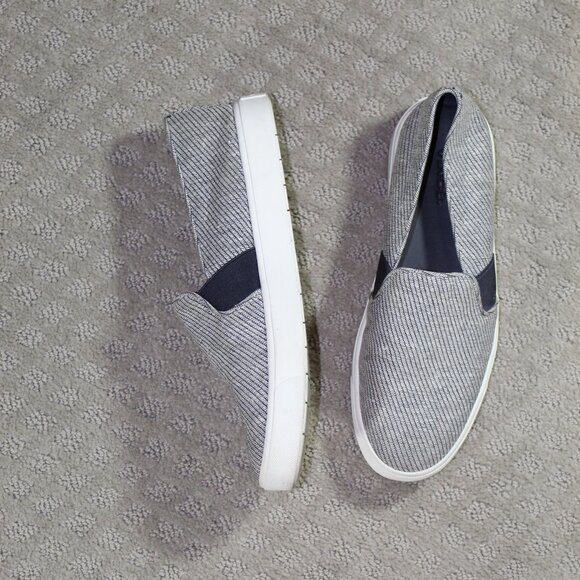Vince Women's 7.5M Navy Blue and White Slide On Sneakers - Picture 1 of 6